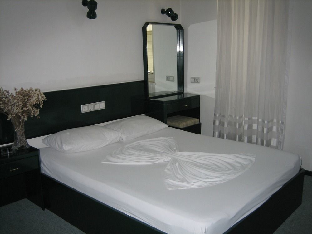 Otel Mera Park 3*
