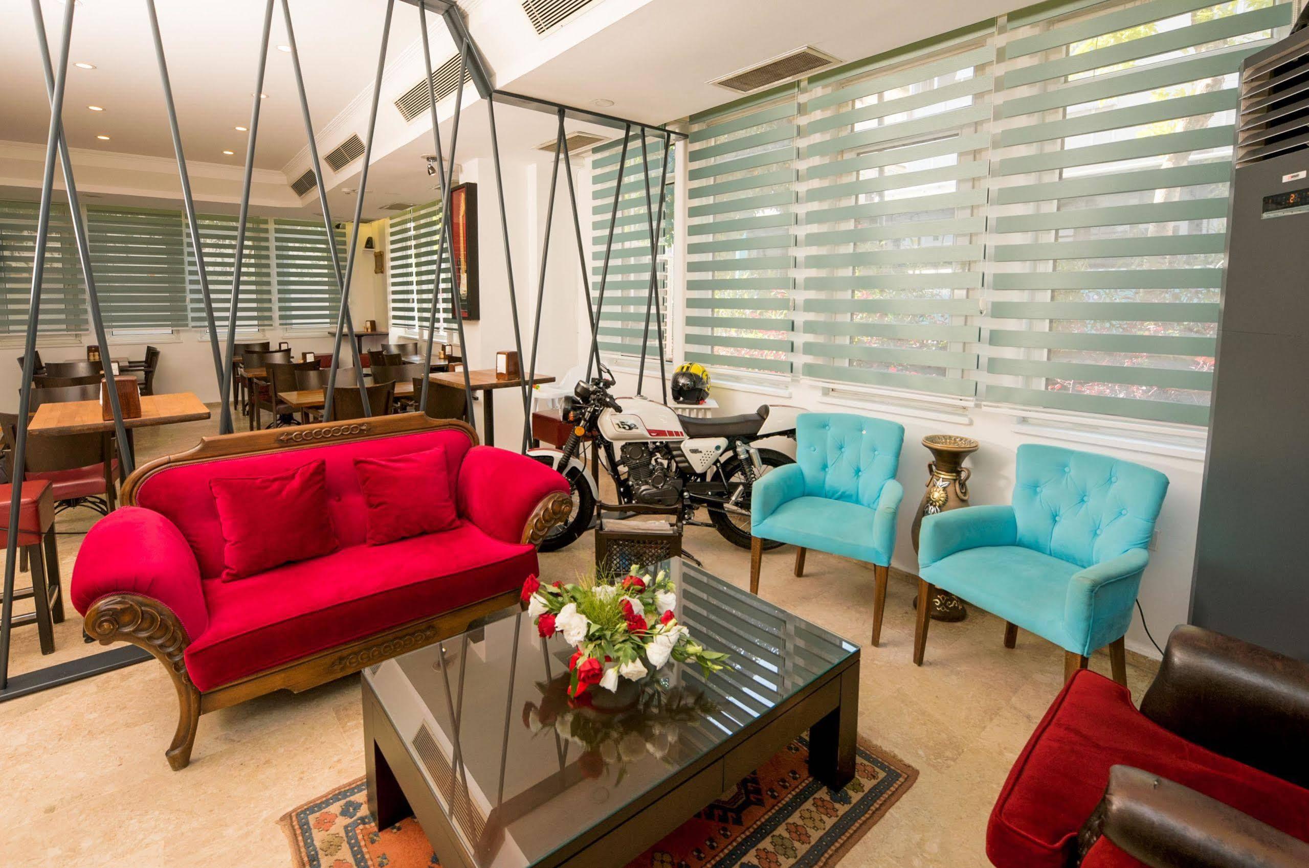Otel Mera Park 3*
