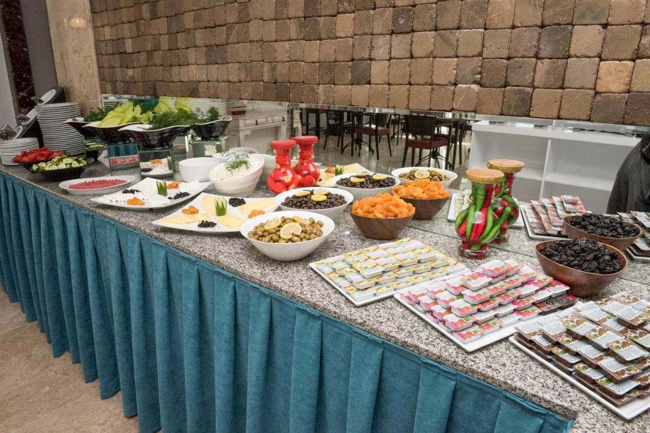 Otel Mera Park 3*